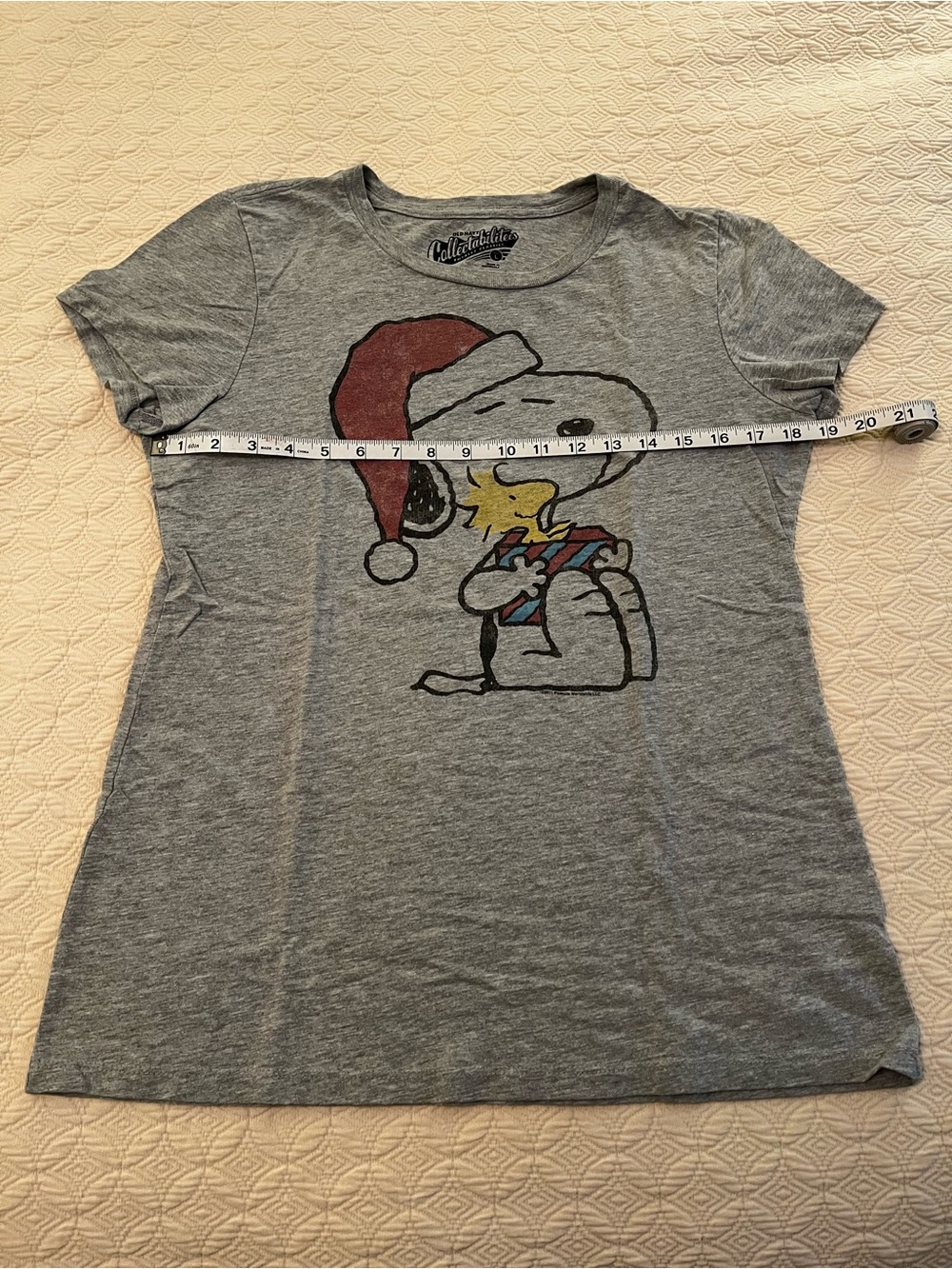 Old Navy Peanuts Snoopy & Woodstock Christmas Holiday T-Shirt (size Large) - Picture 4 of 5